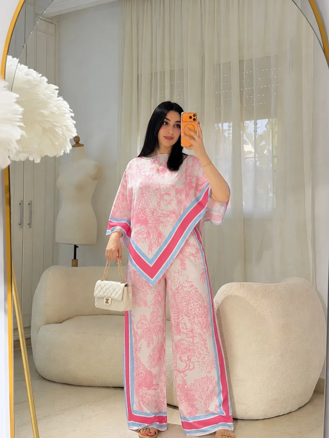 Ensemble satin rose imprimé toile de Jouy